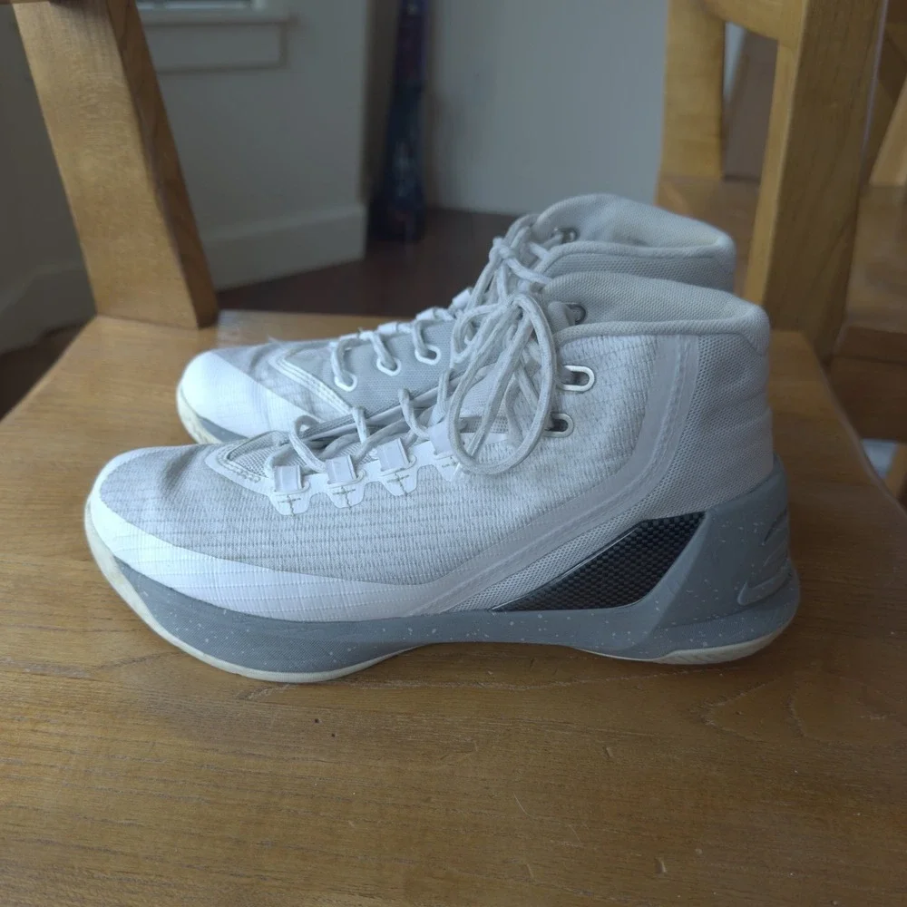 Under Armour Curry 3 White Grey Basketball Shoes 1274061-101 Boys 6.5Y Mens 6.5